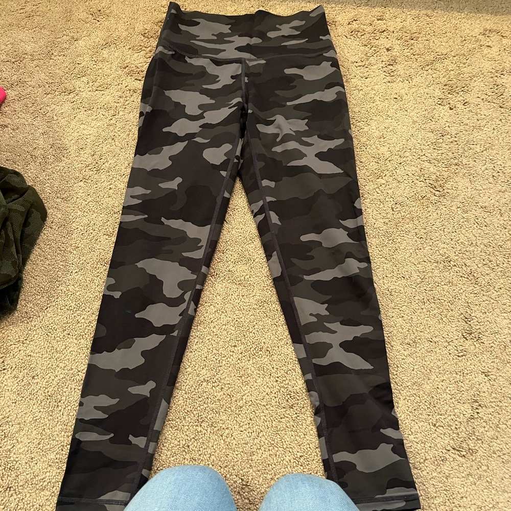Aerie camo leggings! Size: M